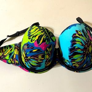 Plus size Cacique underwire plunge bra, never worn, padded straps, colorful! 42D